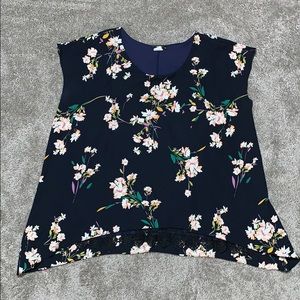 Floral shirt with lace accents